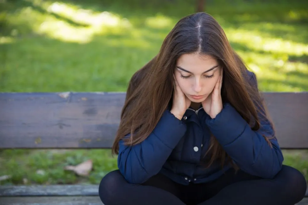 Penindasan yang dilakukan secara berulang-ulang ini bisa mengakibatkan korban mengalami trauma hingga kesehatan mentalnya terganggu.