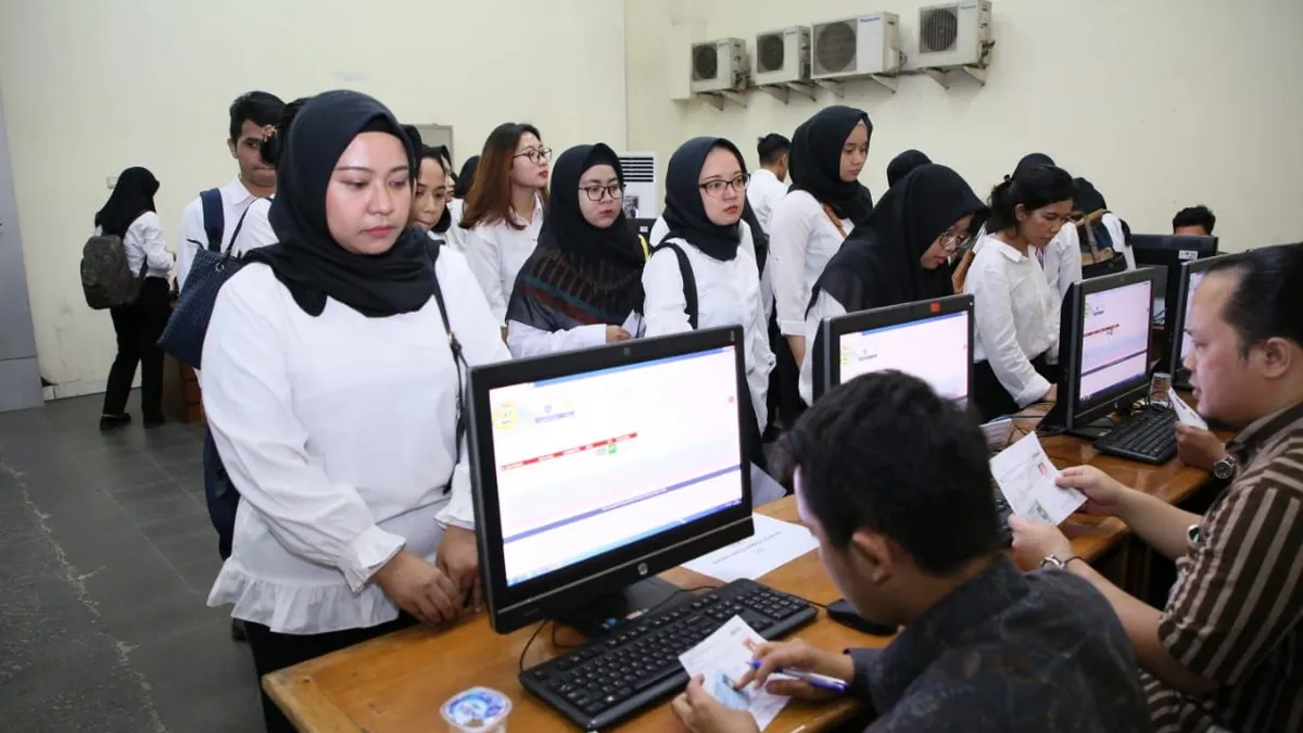 Pelamar CPNS 2024 akan menghadapi tes seleksi kompetensi dasar (SKD) yang akan dilaksanakan pada 16 Oktober sampai 14 November 2024.