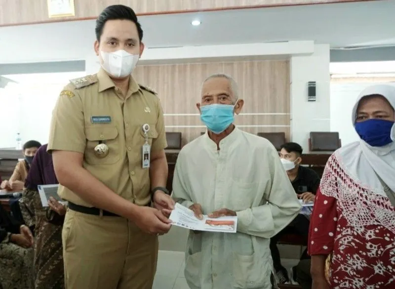 Bansos reguler dan tambahan masih terus disalurkan oleh pemerintah untuk KPM PKH, BPNT, dan non-DTKS.