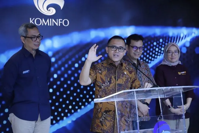 MenPANRB saat konferensi pers