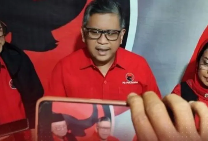 Menanggapi munculnya akun Fufufafa yang dikaitkan dengan Gibran menuai tanggapan dari politisi PDIP, Hasto Kristiyanto.