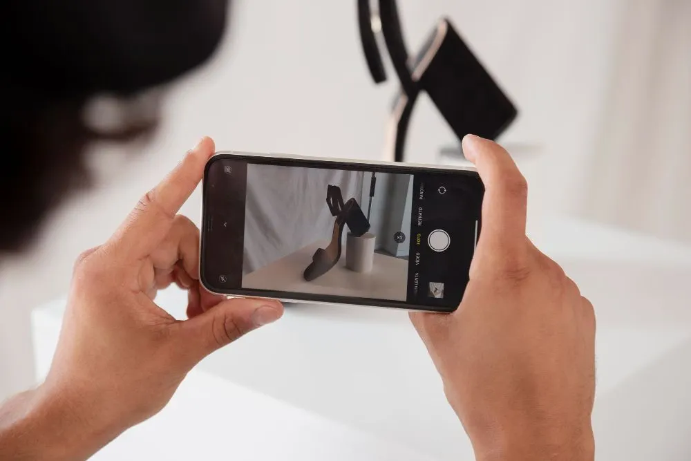 Ilustrasi. Cara Membersihkan Kamera Smartphone