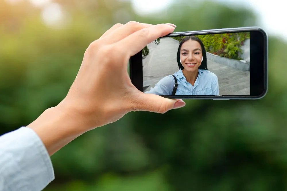 Tips Merekam Video dengan HP Ala Vlogger