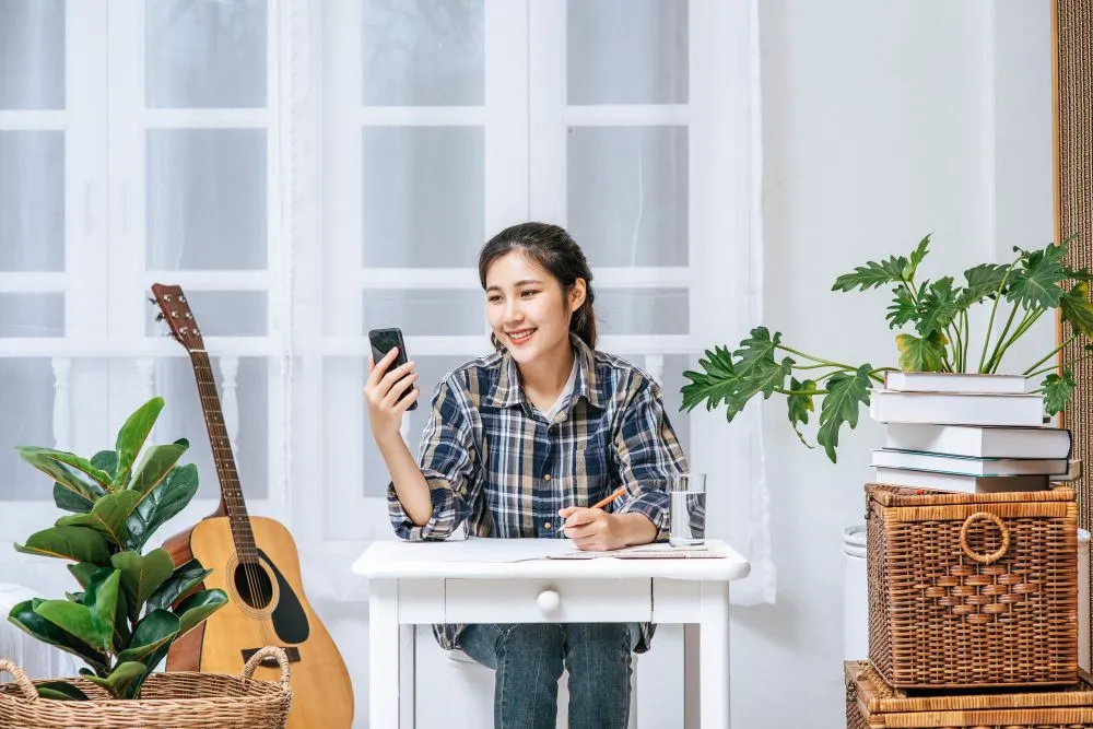  Rekomendasi Kerja Remote untuk Ibu Rumah Tangga Cuma Pakai HP 