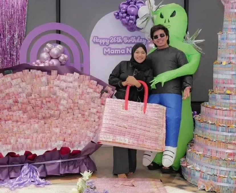 Aurel Hermansyah Ultah ke-26, Atta Halilintar Beri Kado Mewah Berupa Buket, Kue dan Tas Raksasa dari Uang