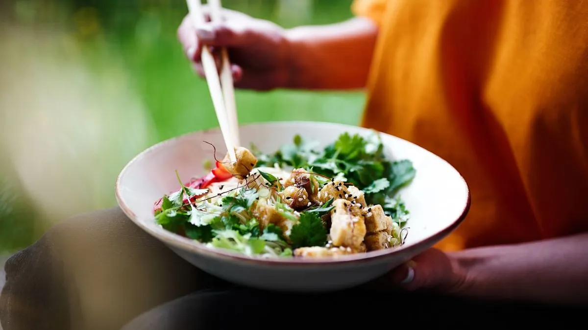 Lalu apa saja ide usaha makanan diet yang sehat dan kekinian? beriku ini adalah daftar lengkapnya. Simak, yuk!