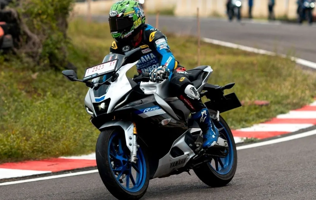 R15 Connected Debut di Sirkuit Gery Mang, bLU cRU Riding Experience Bareng M Faerozi