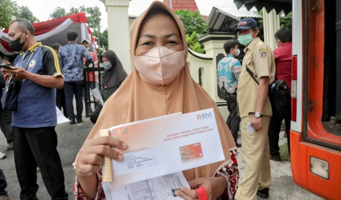 Ada kabar baik bagi para KPM, di mana bantuan sosial PKH dan BPNT akan cair kembali dengan nominal yang lebih besar.