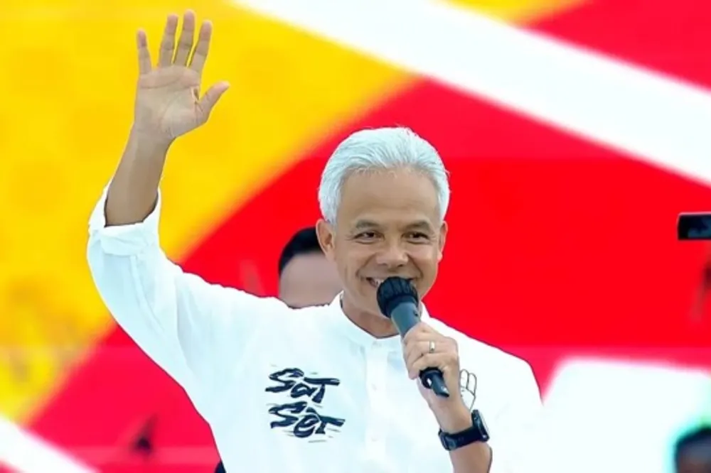 Permintaan maaf Ganjar Pranowo ini disampaikan lantaran kecewa terhadap pemerintahan Presiden Joko Widodo (Jokowi) di akhir masa jabatannya.
