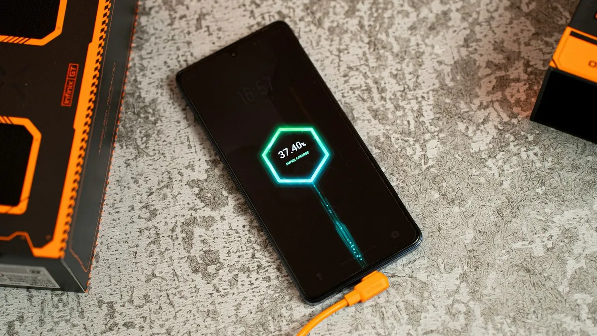 Ilustrasi Isi Daya HP Infinix