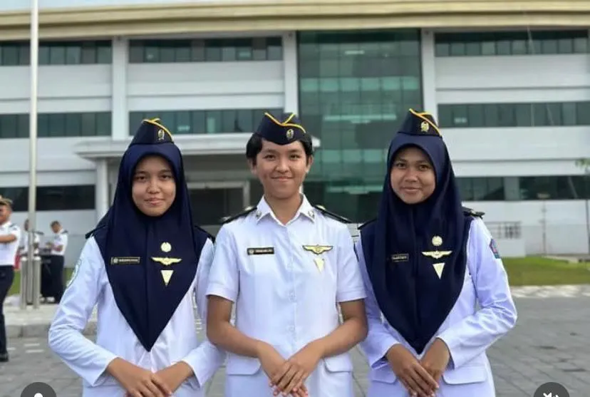 Taruni Sekolah Kedinasan