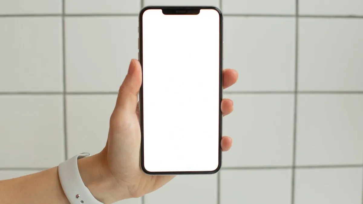 Akibat dari penggunaan yang berlebihan namun sangat minim dirawat, hal tersebut dapat berdampak perangkat android menjadi singkat.