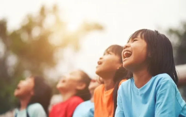 Di balik stigma manja, apakah kamu tahu 7 fakta psikologis anak bungsu? Jika kamu ingin tahu, simak ulasan berikut ini.
