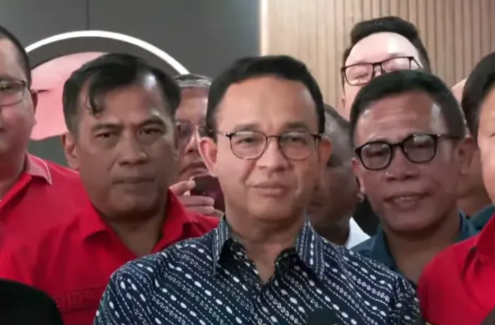 Mantan Gubernur Jakarta, Anies Baswedan, mendatangi kantor DPD Partai PDI Perjuangan di Cakung, Jakarta Timur, hari ini, Sabtu, 24 Agustus 2024.