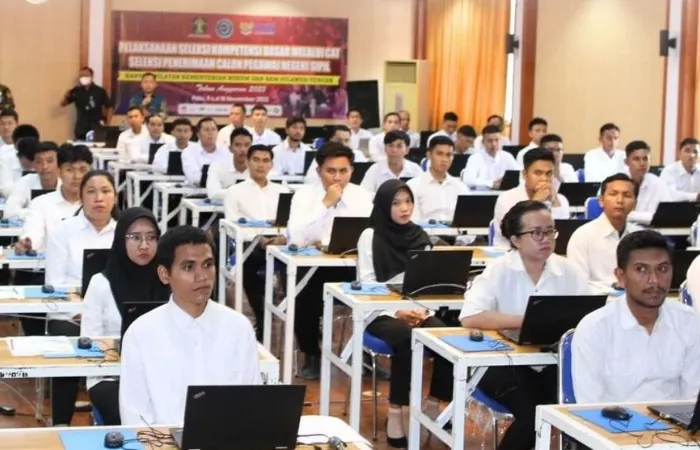 Bagi Kamu yang masih menunggu ujian SKD CPNS 2024, wajib tahu untuk tips dan trik mengerjakan soal dengan pola kalimat.