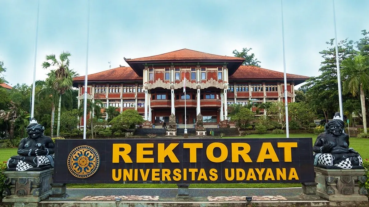 Banyaknya peminat tentu membuat tingkat persaingan untuk lolos di Universitas Udayana semakin sangat ketat.