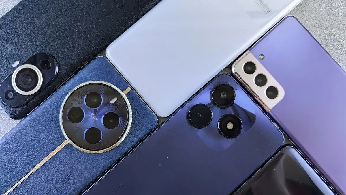 Berikut ini perbedaan atau perbandingan keempat jenis smartphone tersebut yang akan diulas tentang spesifikasi lengkapnya.