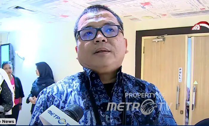 Ada risiko terburuk yang terjadi apabila DPR dan pemerintah tetap berusaha untuk menganulir dua putusan MK yang bersifat mutlak dan mengikat