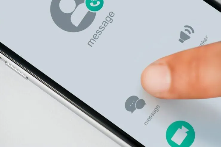 Cara yang bisa dilakukan oleh pengguna WhatsApp untuk mengetahui pesan yang telah dihapus oleh pengirimnya.