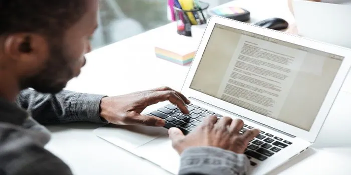Cara mengubah file audio menjadi teks dalam waktu singkat  hanya menggunakan website sederhana.  Membuat kerjaan cepat selesai. 