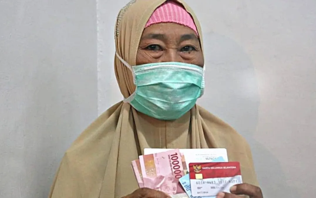 Baru-baru ini, ada banyak laporan dari penerima manfaat bahwa dana Bansos telah cair melalui Kartu Keluarga Sejahtera (KKS).