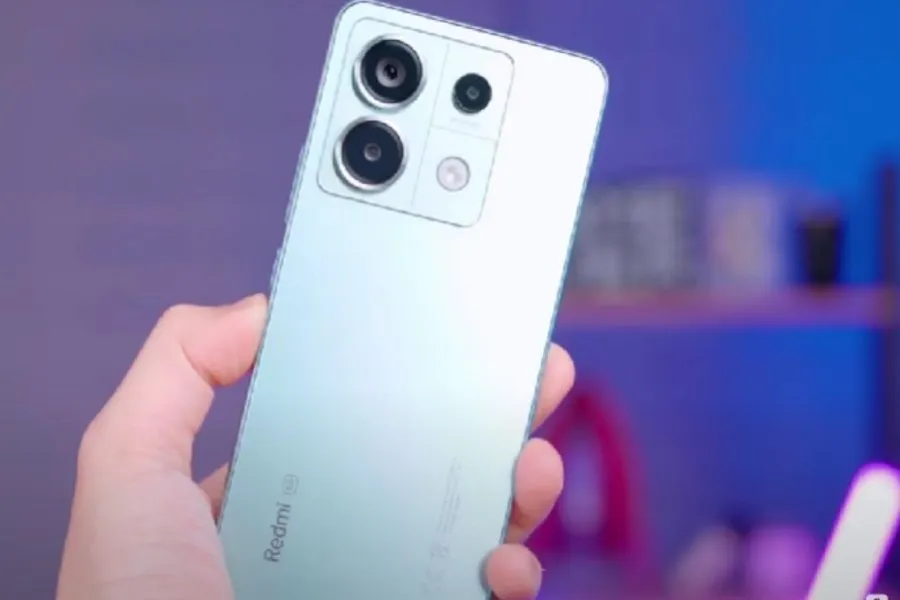 HP Redmi Note 13 Pro 5G hadir dengan kamera utama 200 MP bersensor Isocell HP3, kamera ultrawide 8 MP, makro 2 MP, dan kamera selfie 16 MP.