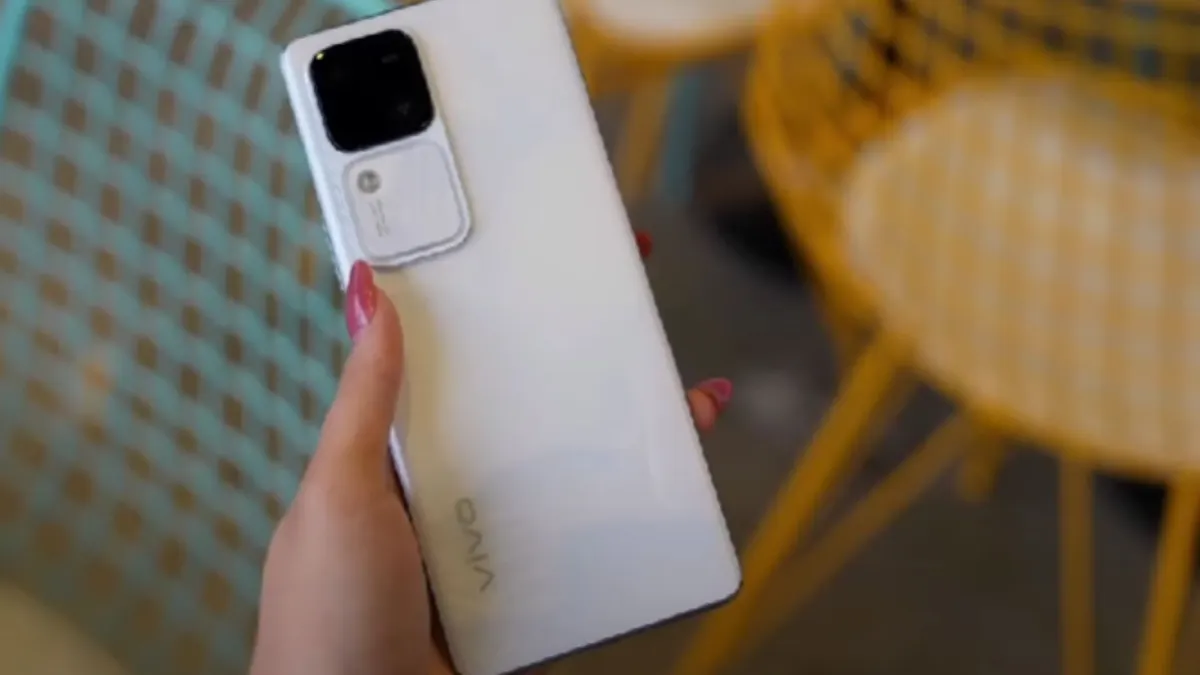 Vivo V30 5G.