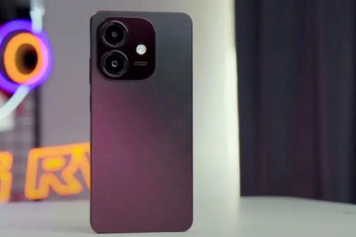 OPPO A3x adalah salah satu HP termurah yang memiliki keunggulan pada ketahanan bodinya namun dibanderol harga 1 jutaan saja.