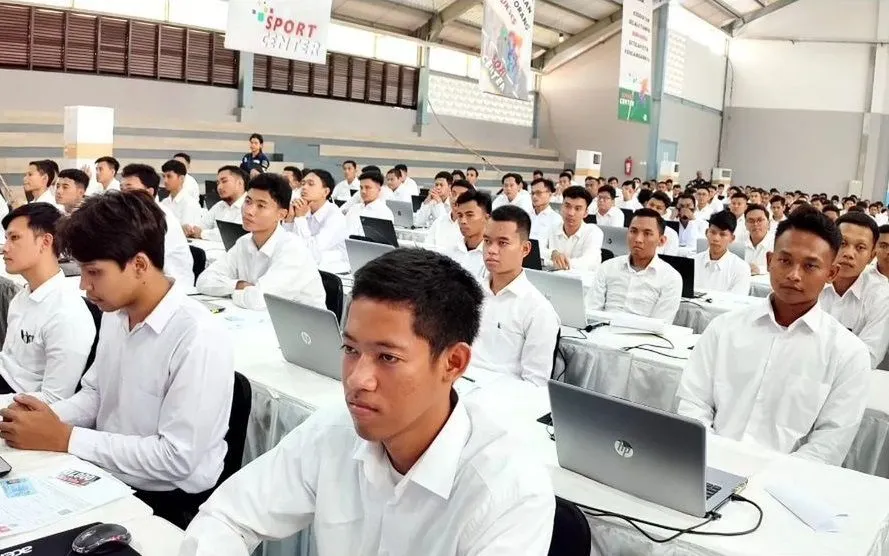 Di tahapan ini seluruh peserta yang lolos seleksi administrasi diwajibkan datang dan mengikuti ujian jika ingin melanjutkan ke tahap lanjut.