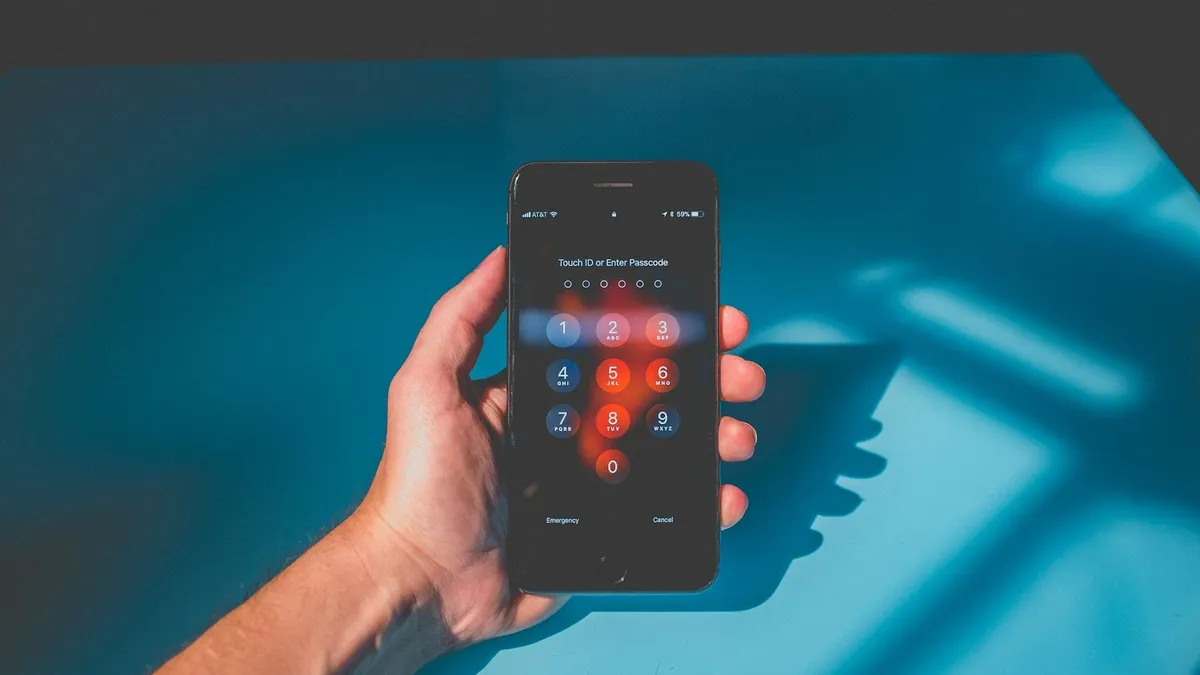 Ilustrasi Lockscreen iPhone