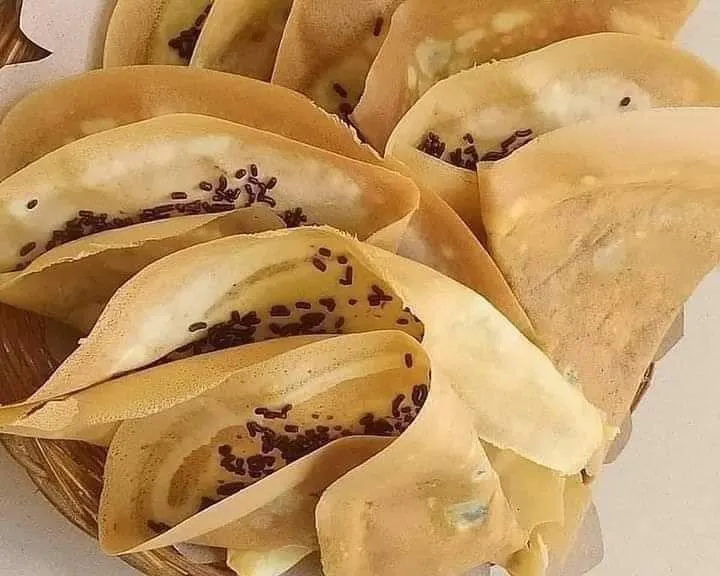 Crepes Topping Meses | Apakah kamu sedang mencari ide untuk memulai usaha kecil? Atau mungkin ingin menambah variasi jajanan di kantin sekolah?