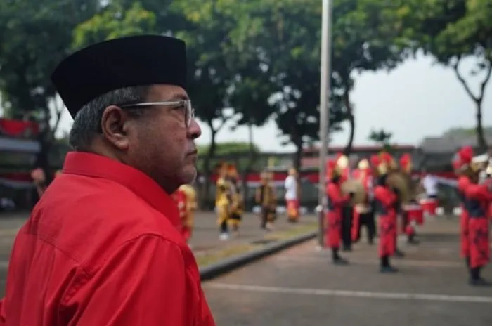 Menariknya, nama-nama program kerja yang dibuat oleh pihaknya berupa akronim dari tokoh-tokoh film Si Doel Anak Betawi.