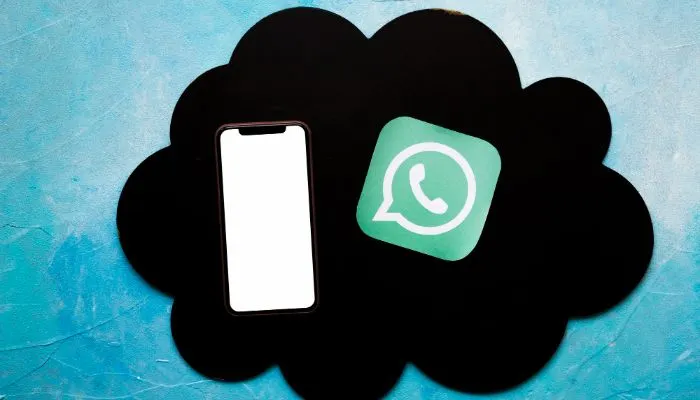 Ilustrasi cara mengatasi layar Hp Android mati saat telepon WhatsApp 2024. 