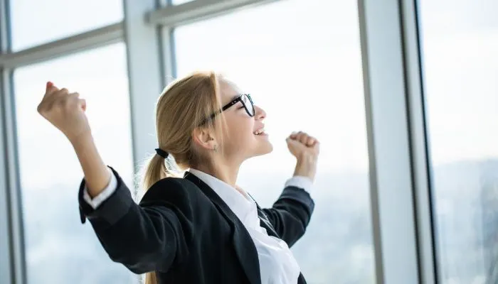 Winning mindset adalah mentalitas yang mengarahkan seseorang untuk selalu mencari cara terbaik dalam mencapai tujuan dan mengatasi rintangan
