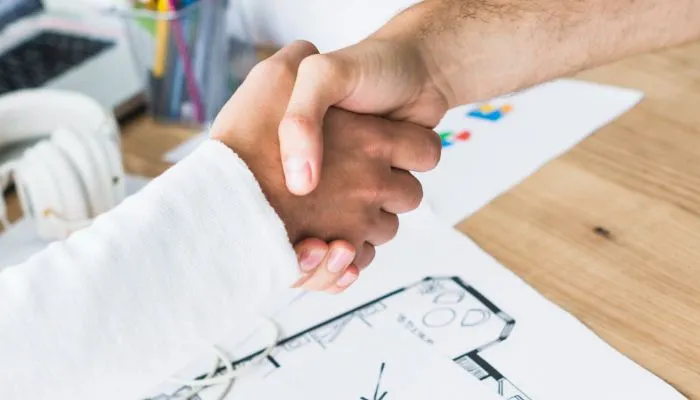 Ilustrasi 14 tips membuat proposal sponsorship yang menarik perusahaan besar. 