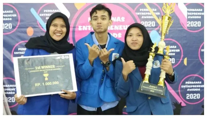 Jurusan S1 bidang Informatika dengan peminat yang paling tinggi di 12 Perguruan Tinggi.