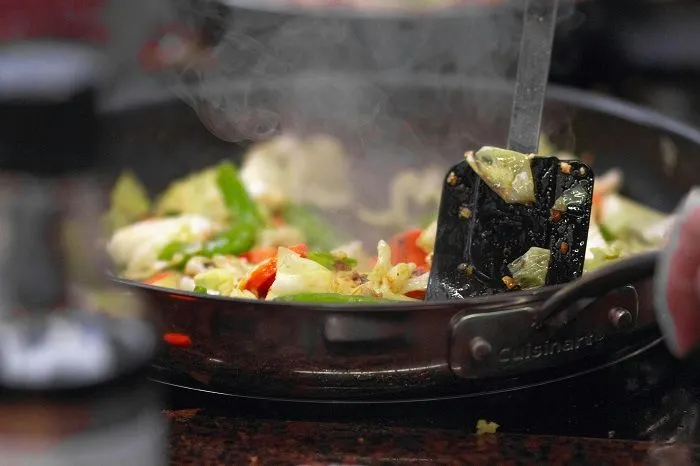 Hotpot adalah makanan berkuah khas dari Tiongkok. Hidangan ini disajikan dengan cara memasak sup langsung saat makan.