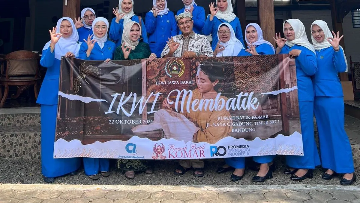 IKWI Jabar mengadakan workshop dengan tema &ldquo;IKWI Membatik&rdquo; di Rumah Batik Komar Bandung, Selasa 22 Oktober 2024.