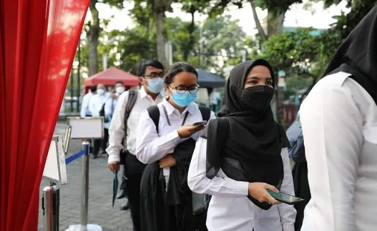 Salah satu persiapan yang harus dilakukan peserta adalah manajemen waktu serta paham kewajiban saat mengerjakan tes SKD.