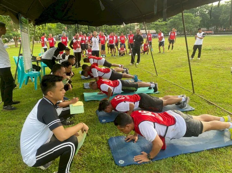 Beberapa sekolah kedinasan atau sekdin di Indonesia menetapkan tes kesamaptaan atau kebugaran pada tahapan seleksinya.