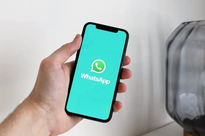 Dengan melakukan tips WhatsApp kali ini, maka privasi yang kamu miliki dijamin akan aman dan tidak ada yang mengetahuinya.