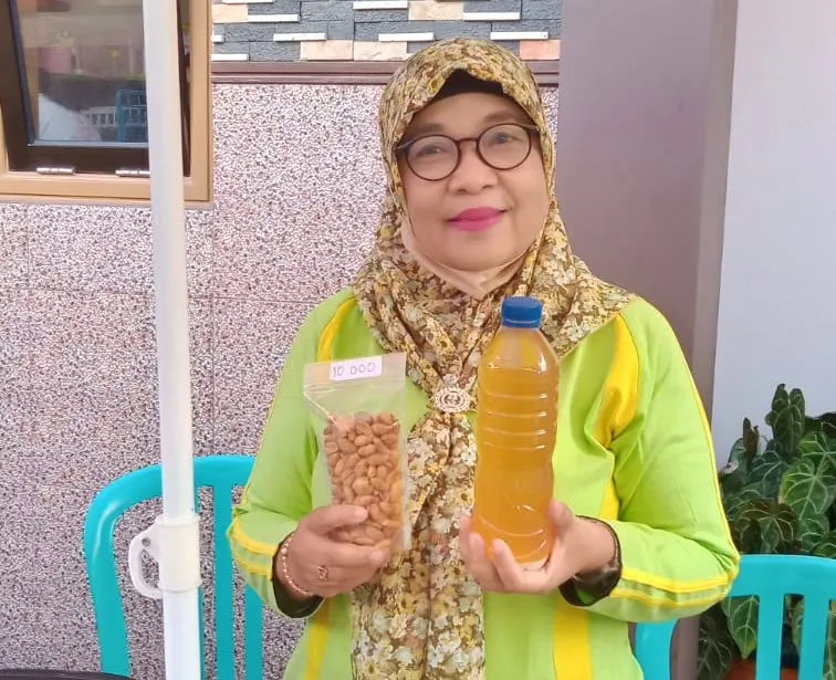Nanik merasa usahanya terus berkembang sejak ia bergabung menjadi nasabah Mekaar tahun 2020.