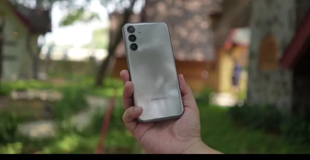 Samsung Galaxy M15 5G menampilkan desain modern, siap memenuhi kebutuhan multimedia 
