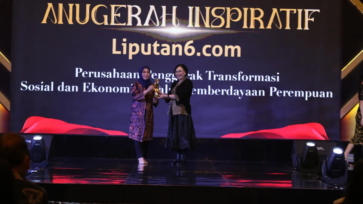 Direktur Utama PNM Arief Mulyadi didapuk sebagai tokoh yang berperan besar dalam mendorong PNM sebagai perusahaan penggerak transformasi sosial dan ekonomi melalui pemberdayaan perempuan.