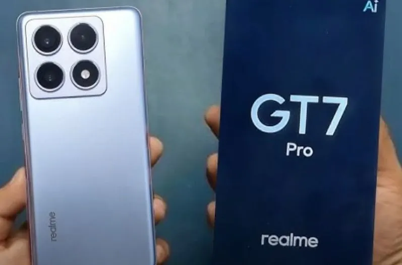 Realme GT 7 Pro adalah smartphone terbaru yang diharapkan menjadi pilihan utama bagi para penggemar teknologi dan gaming.