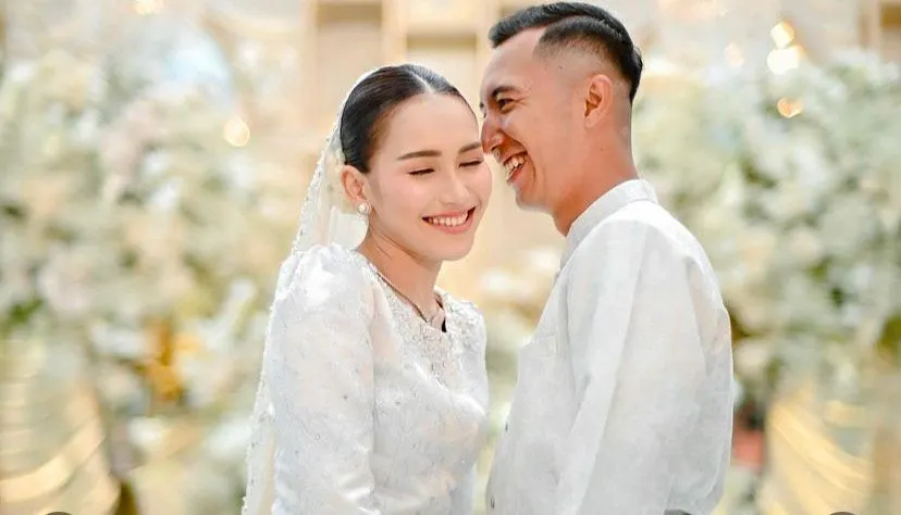 Muhammad Fardhana dengan Ayu Ting Ting