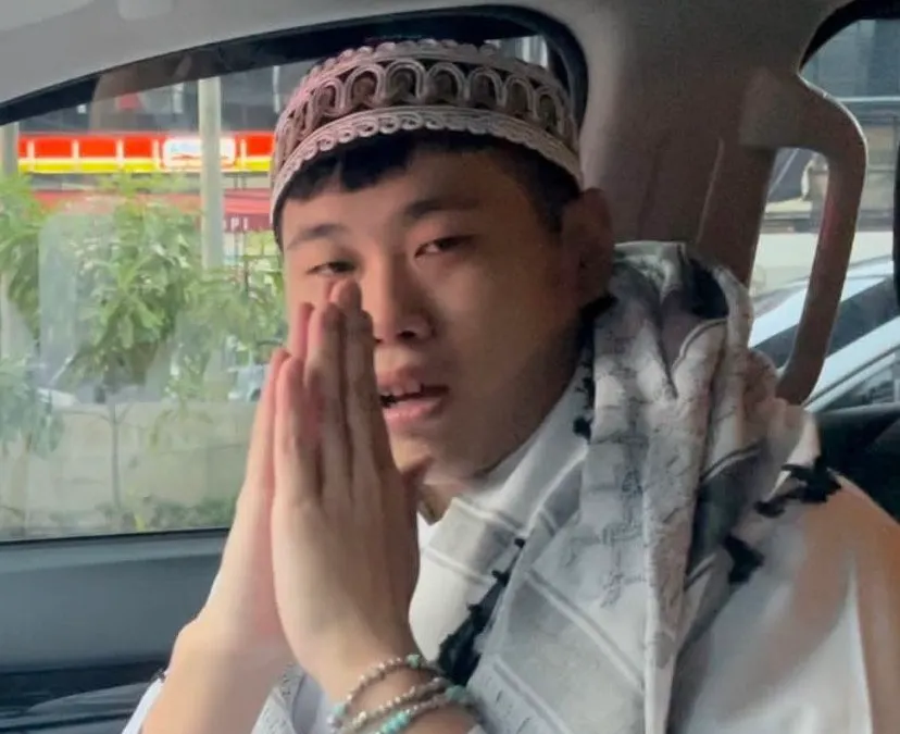 Profil lengkap Winson Reynaldi diduga parodikan Paus Fransiskus di kursi roda 