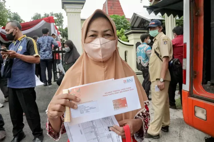 BPNT tunai atau BLT akan diterima oleh KPM dengan besaran dana Rp600.000 alokasi tiga bulan sekaligus yakni April-Mei-Juni 2024.