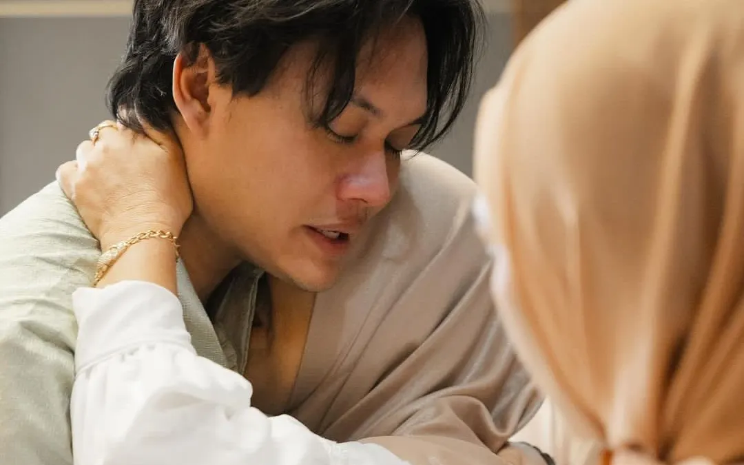 Rizky Febian Menangis di Pengajian Jelang Pernikahan dengan Mahalini Raharja