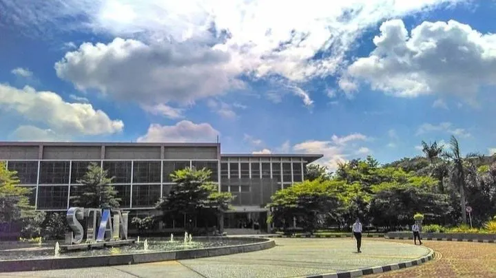 Keuntungan kuliah di STAN